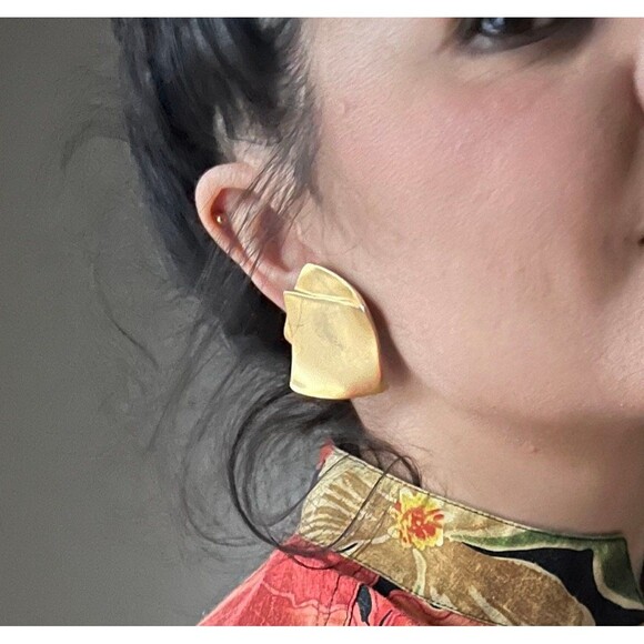 Vintage clip on statement earrings square gold toned chunky 80s‎ ornate jewelry - Picture 2 of 5